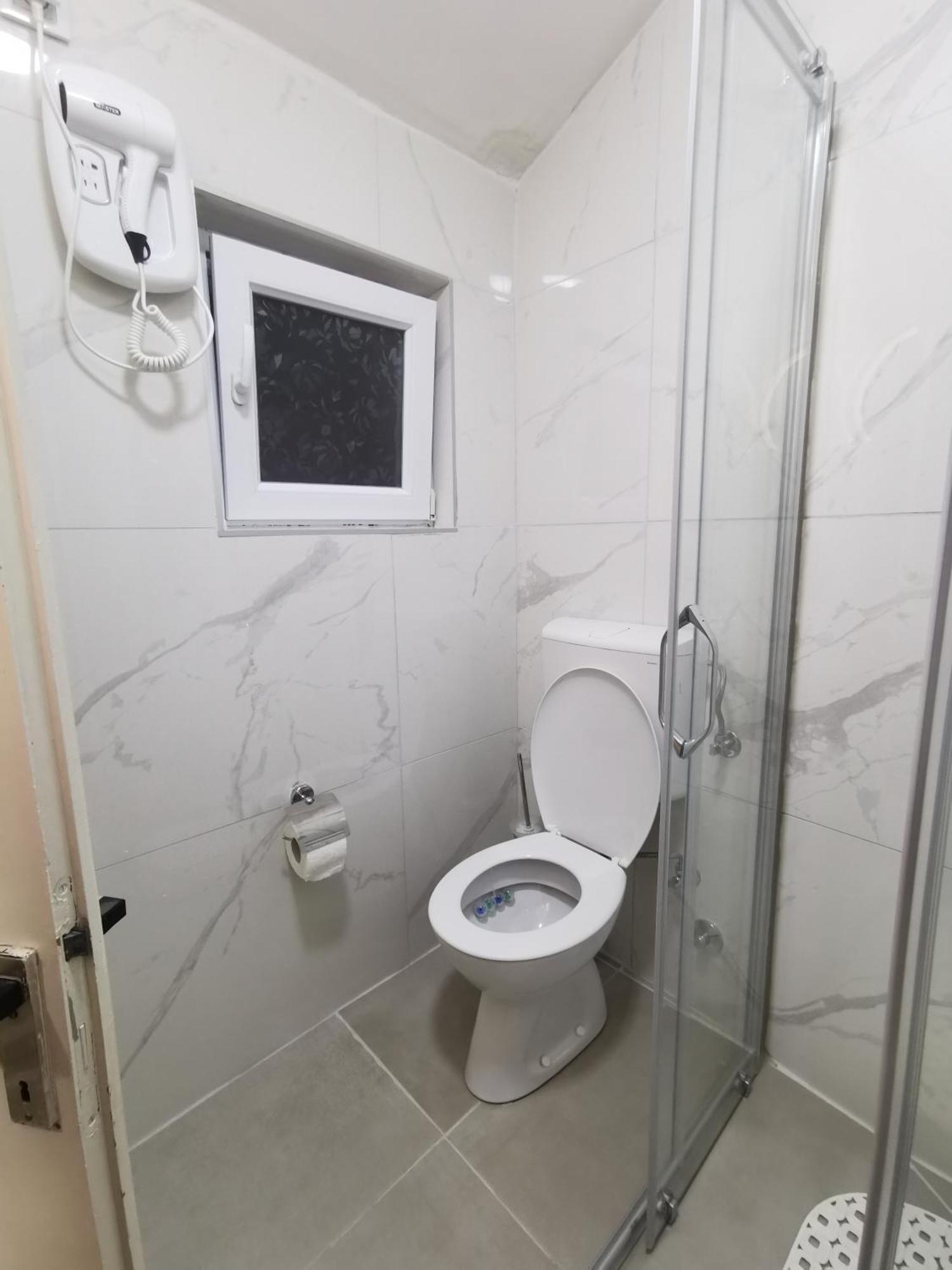 White Apartment Sarajevo - Free Parking Exterior photo