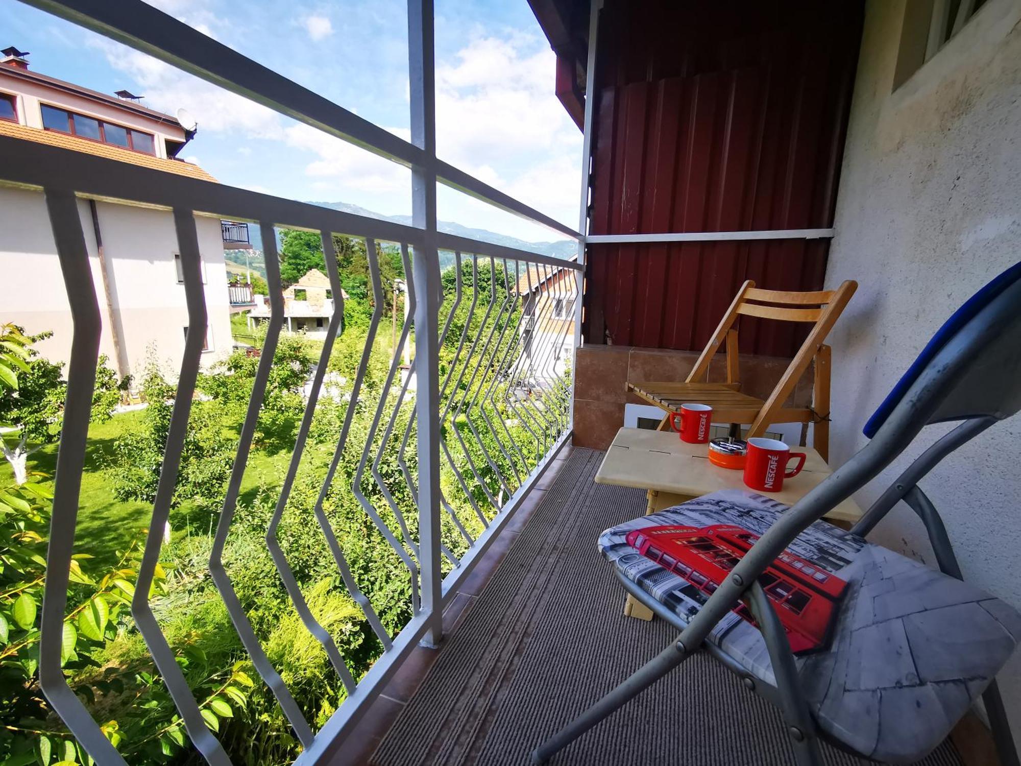 White Apartment Sarajevo - Free Parking Exterior photo